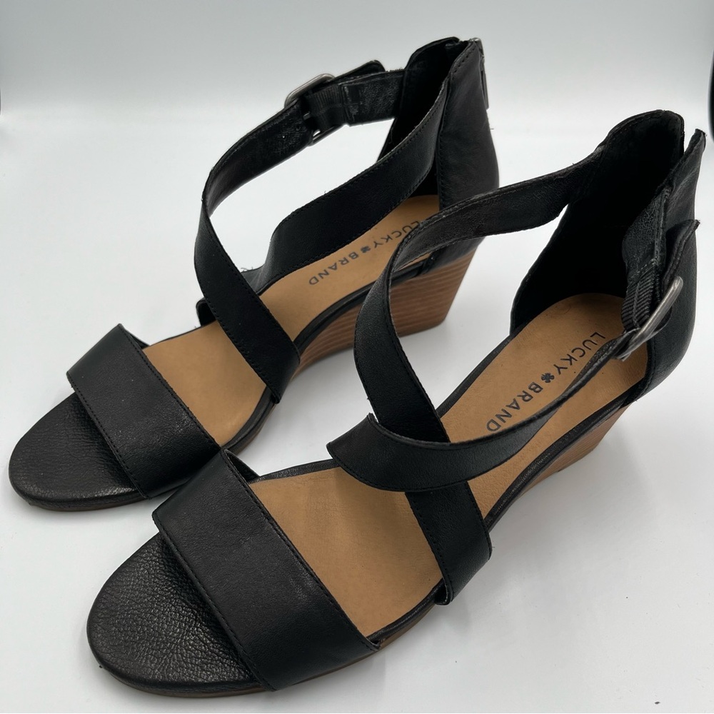 LUCKY BRAND Jenley Wedge Sandals Women’s Sz 8.5M Black Leather Open Toe Shoe